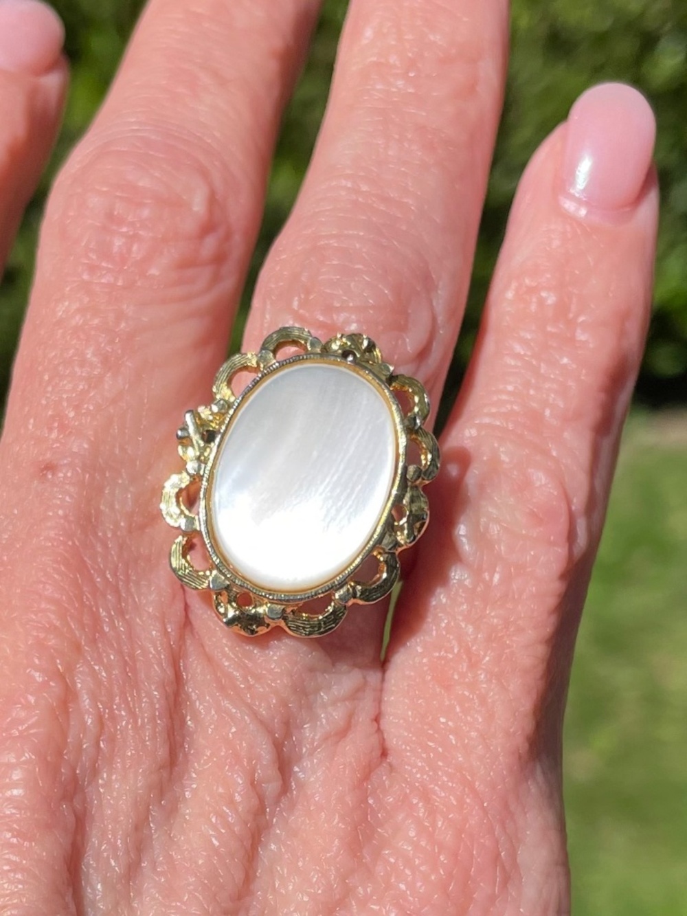 Vintage Scalloped Filigree Ring with Mother of Pearl and Split Adjustable Band - Picture 1 of 7
